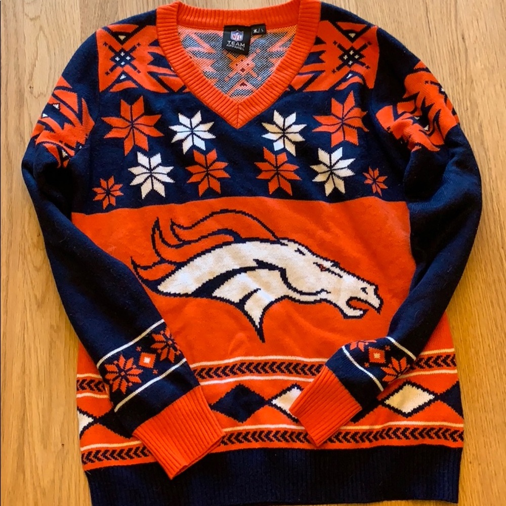 Women’s Large retro Broncos sweatshirt